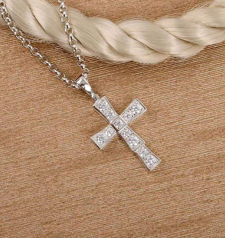 The Eternal Symbol in Fashion: The New Trend of Cross Jewelry