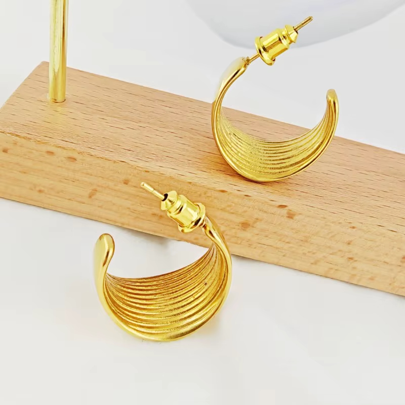 NEW Arrived Women Earrings 18k Gold Plated Stainless Steel C Shape Huggie Hoop Earrings Fashion Jewelry