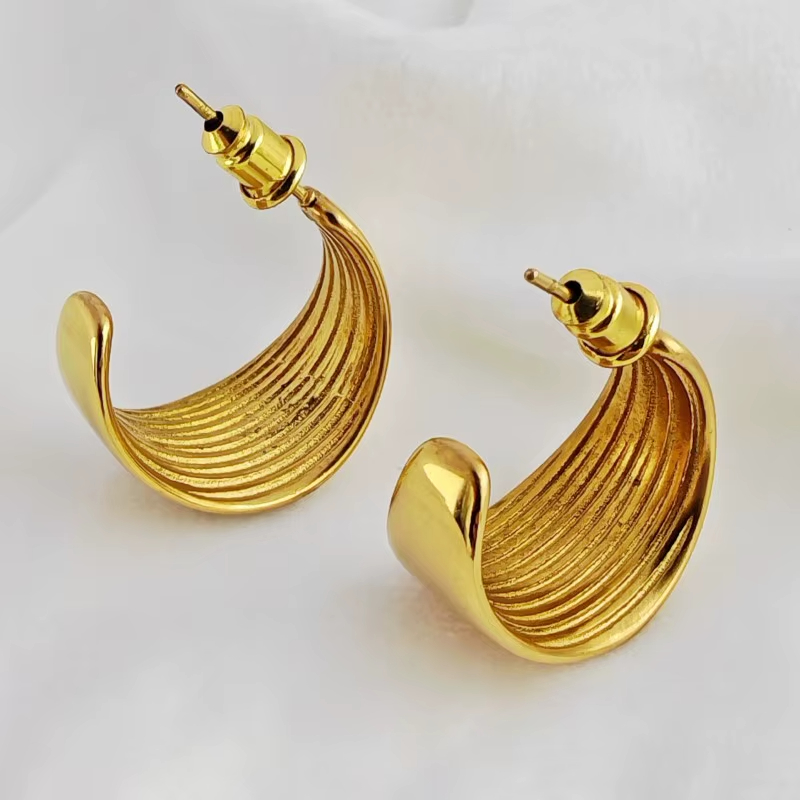 NEW Arrived Women Earrings 18k Gold Plated Stainless Steel C Shape Huggie Hoop Earrings Fashion Jewelry