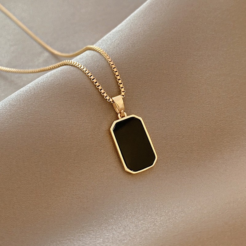 Black Rectangle Pendant Necklace – Gold Plated Minimalist Geometric Jewelry for Women and Men