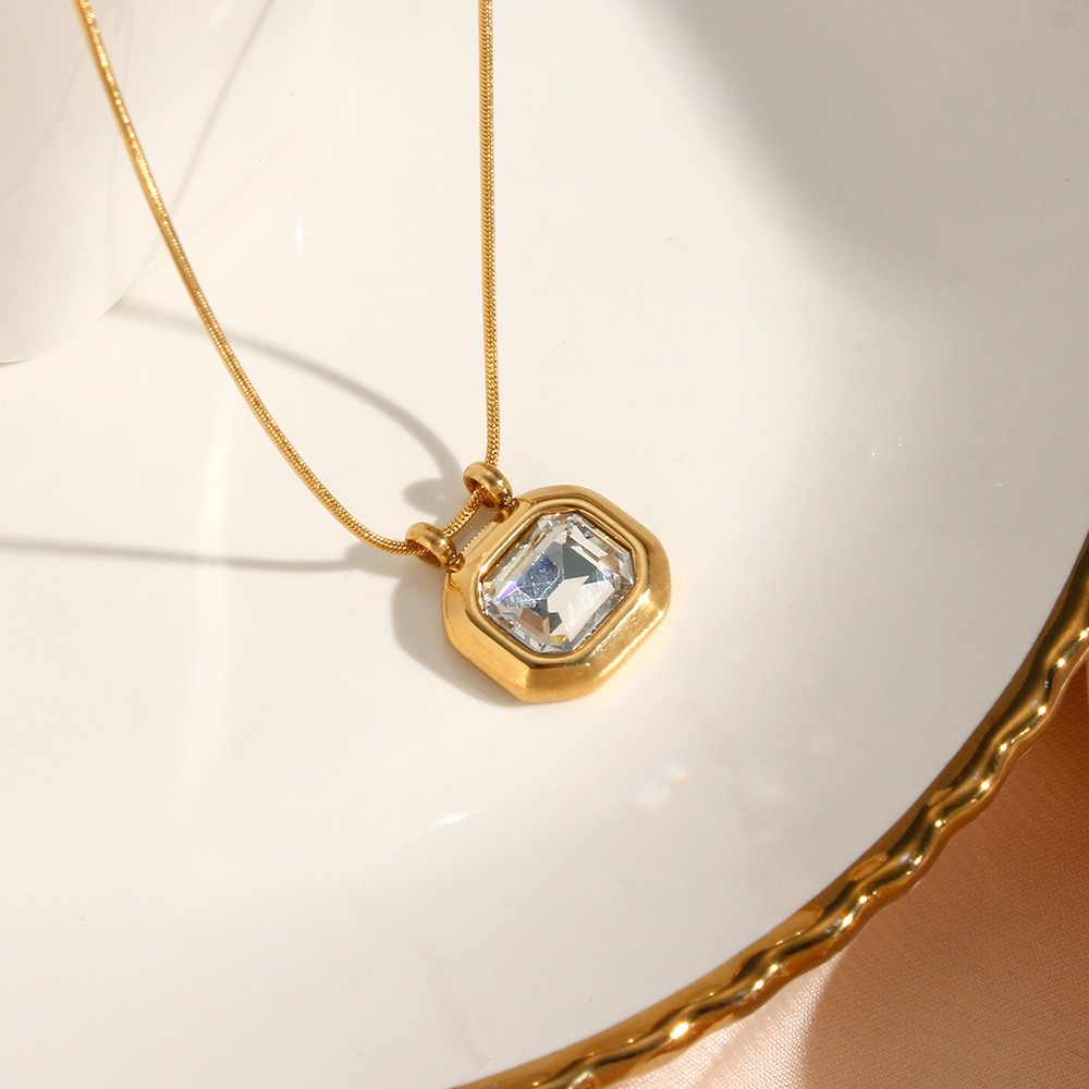 Minimalist Gold Octagon Crystal Pendant Necklace – Elegant Snake Chain Jewelry