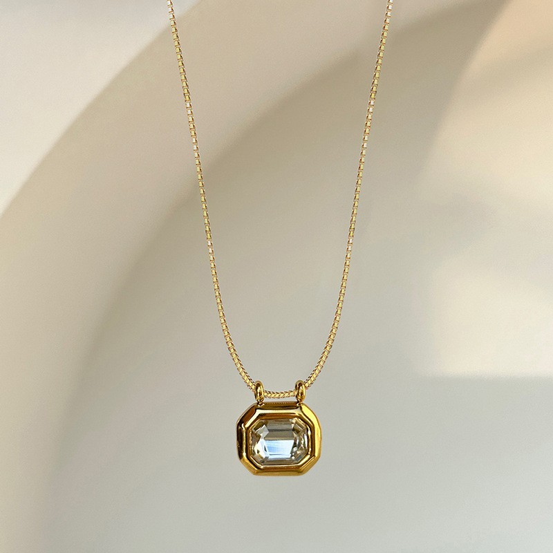 Minimalist Gold Octagon Crystal Pendant Necklace – Elegant Snake Chain Jewelry