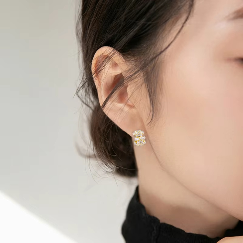 New C-Shaped Earrings Niche Design Fashionable and Luxurious Zircon Stud Earrings Versatile High-End Jewelry