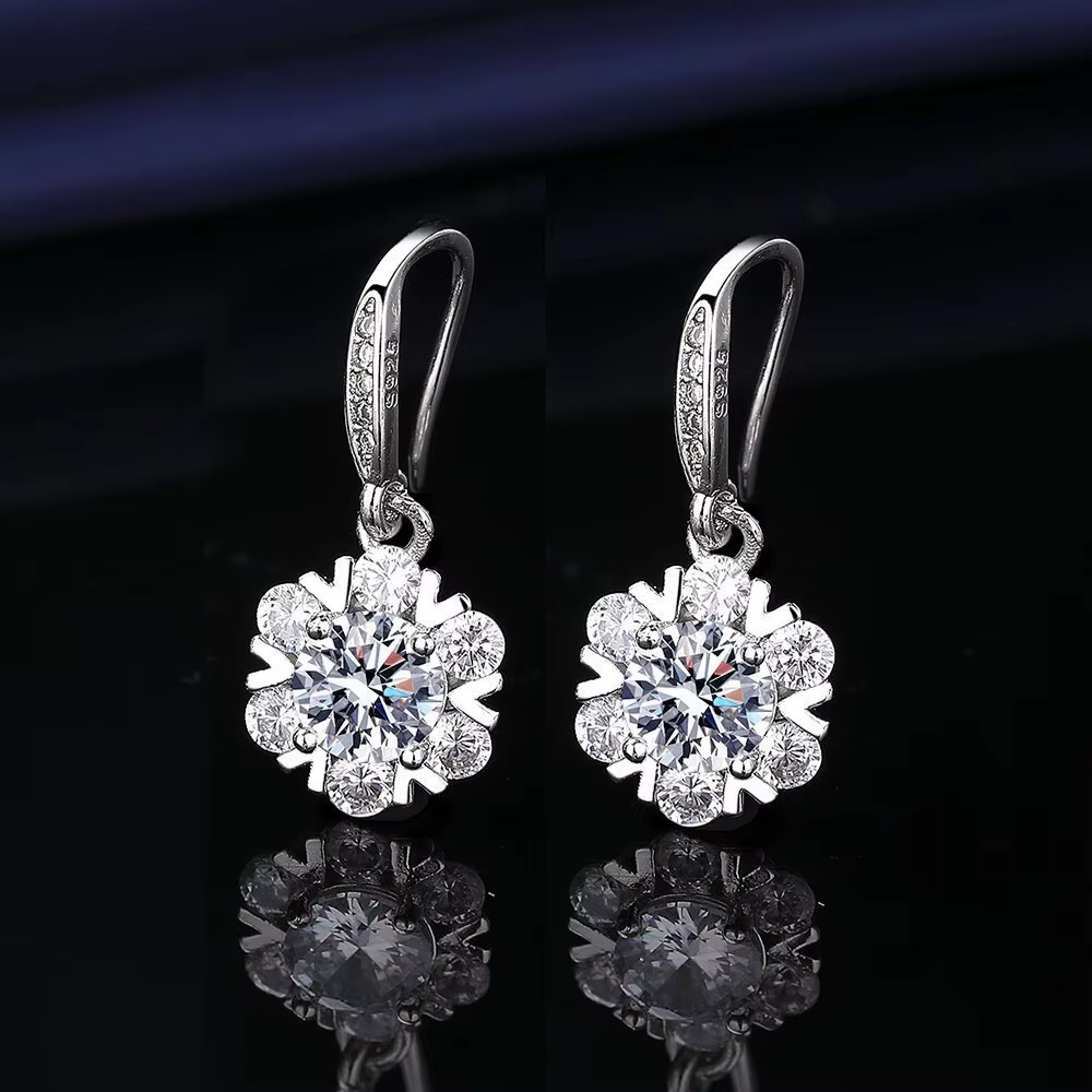 New European and American style earrings with a unique and sophisticated design, featuring zircon