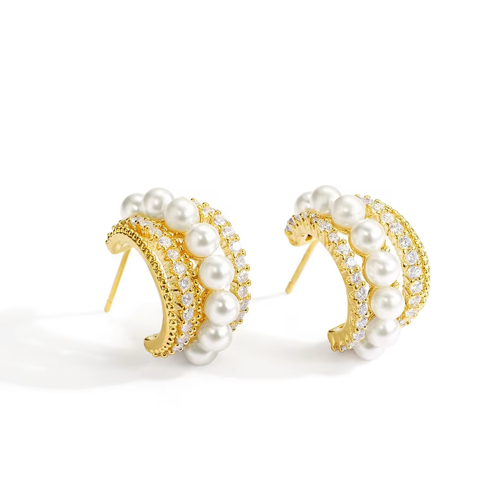 New Fashion Copper S925 Silver 18K Gold Plated Full Zircon Pearl C Letter Earrings for Women for Parties Weddings Gifts
