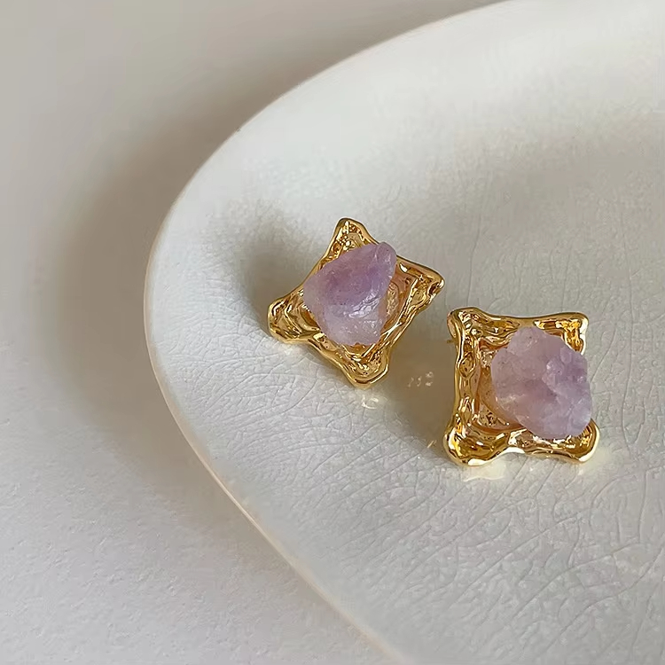 New Fashion Small Design Versatile Temperament Earrings Exaggerate Personality Irregular Natural Stone Earrings