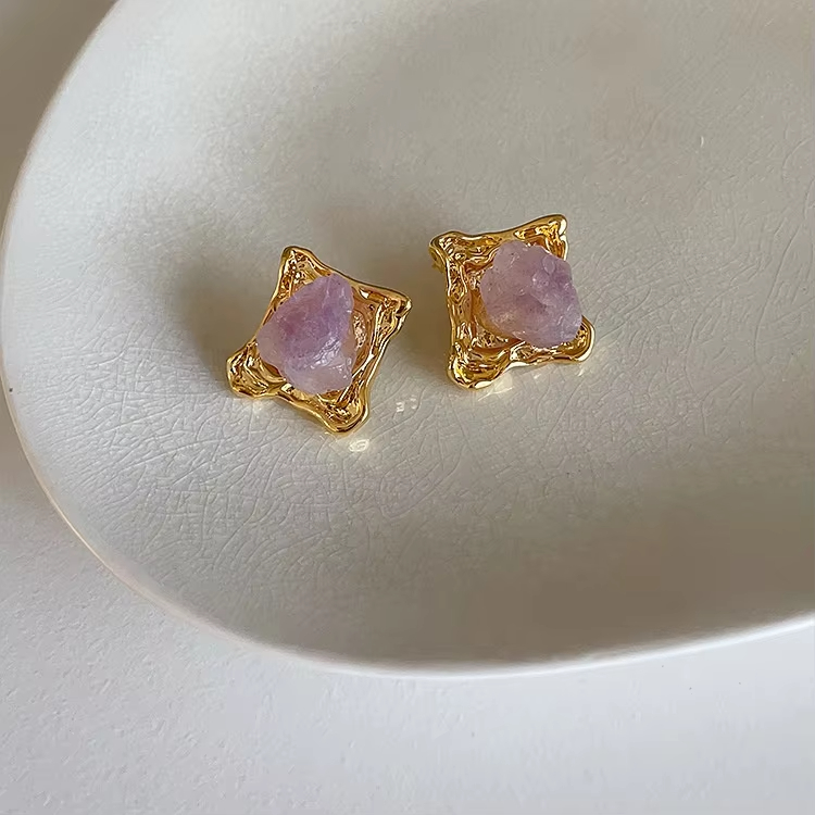 New Fashion Small Design Versatile Temperament Earrings Exaggerate Personality Irregular Natural Stone Earrings