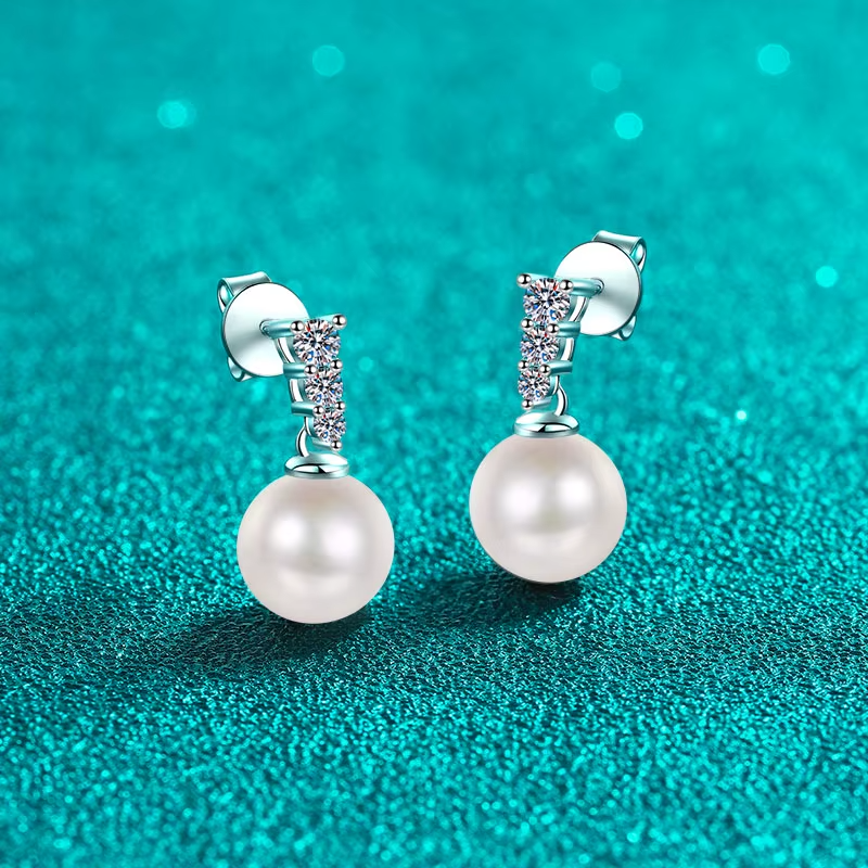 New Light Luxury Women's Design Versatile Pearl Earrings S925 Silver Needle Moissanite Decoration Earrings