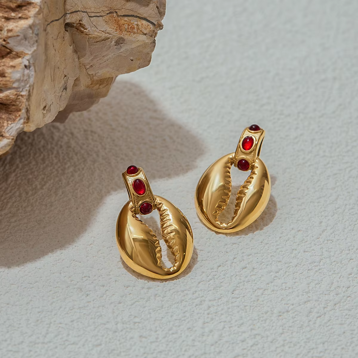New Stainless Steel Gold-Plated Earrings Elegant Red Zircon Inlaid Earrings, Exquisite Women's Earrings Luxury Fashion Jewelry