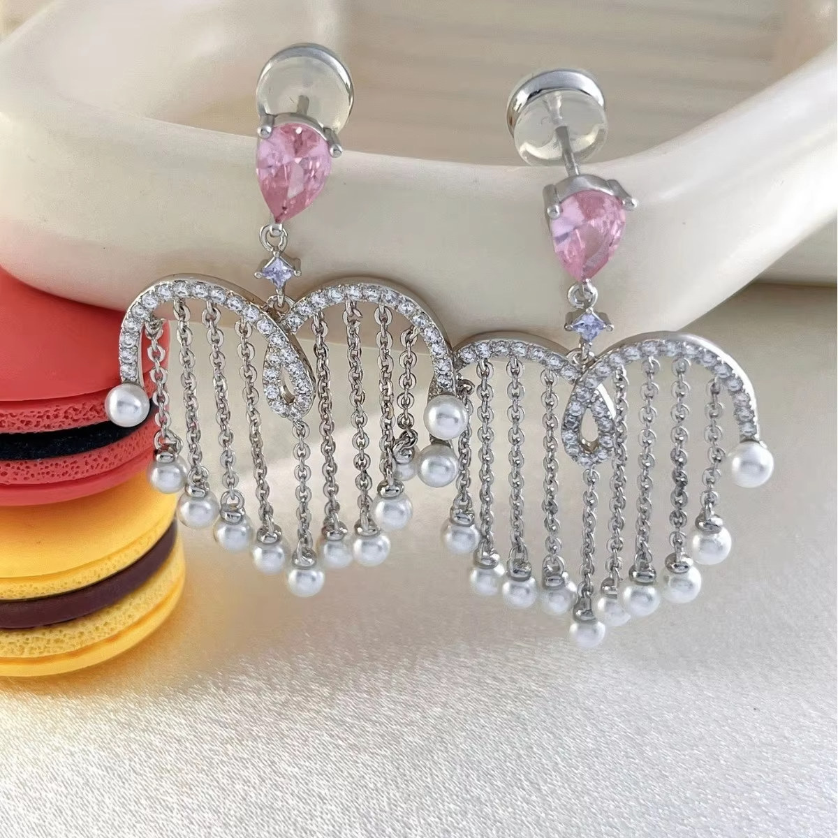New Stud Earrings with Geometric Pink Zircon Trendy Design Light Luxury High-End Wedding