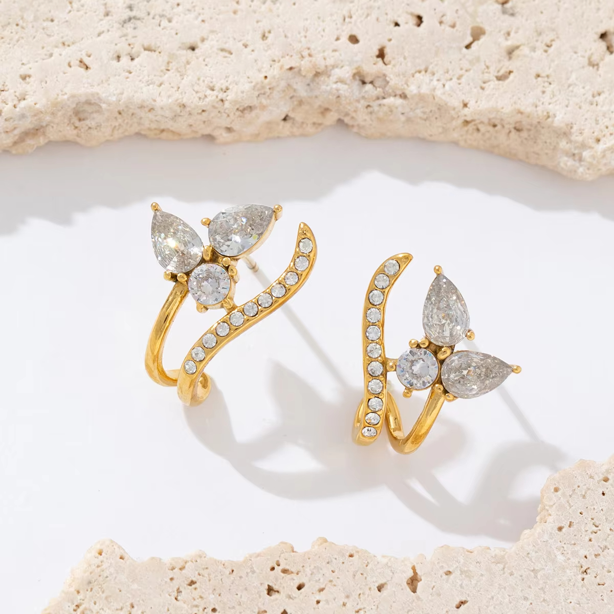 New Style Fashion Flower Stud Earrings with Diamonds Stainless Steel Waterproof Jewellery Earrings for Female