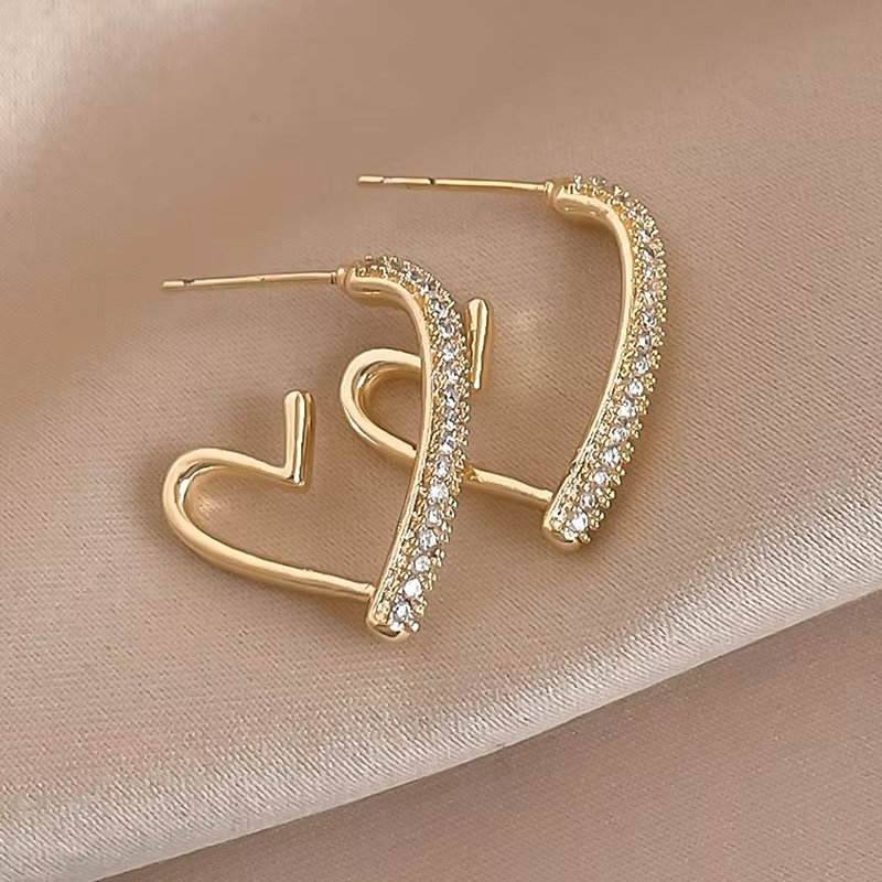 New Trend Crystal Hollow Big Heart Pendant Earrings for Women Korean Fashion Individually Artistic Jewelry Wholesale Accessories