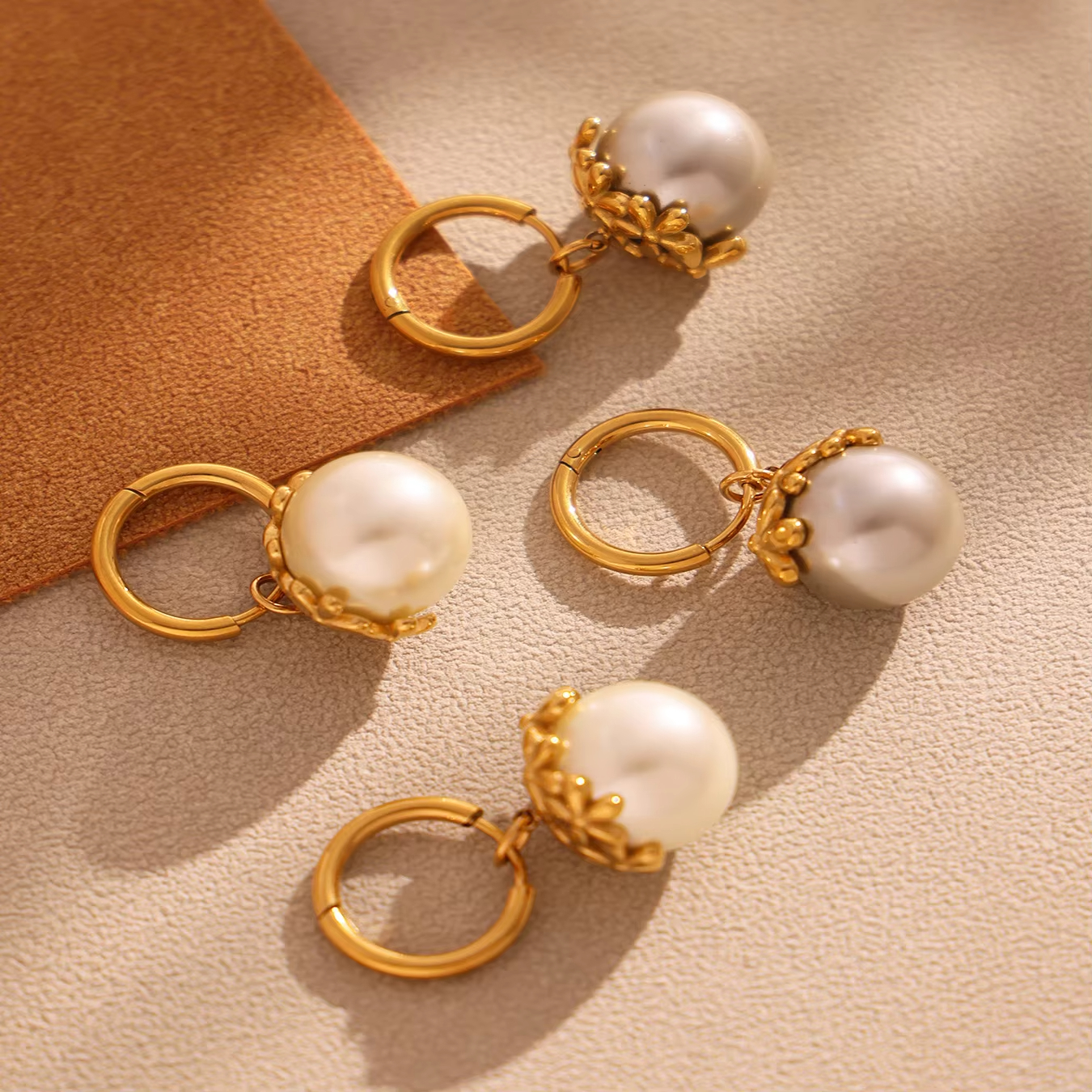 Pearl Small Flower Earrings Fashionable and Simple Ear Buckles Exquisite and Small Stainless Steel 18K Gold Earrings