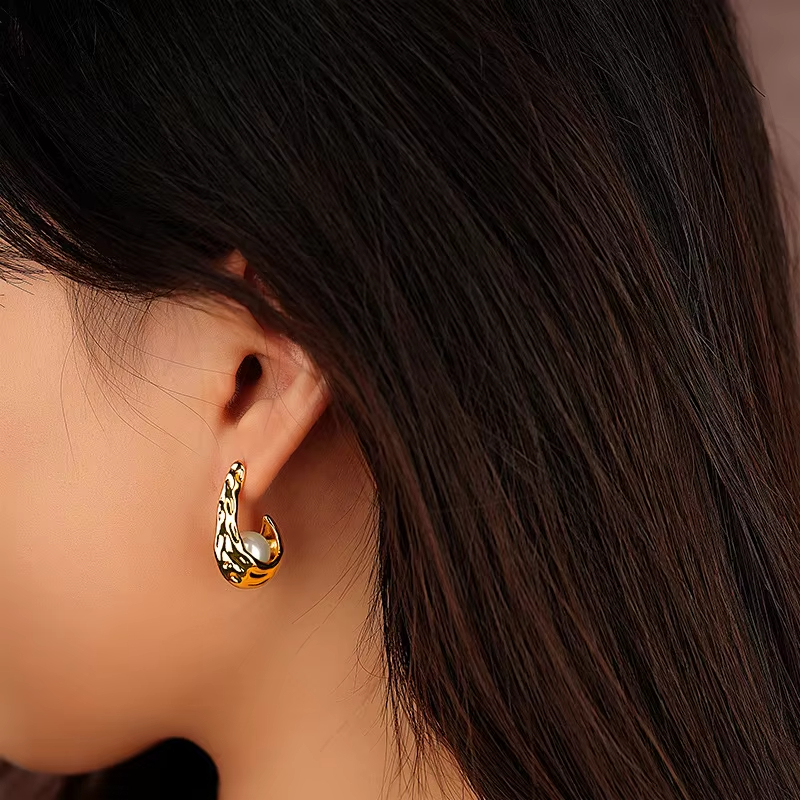 Personality metallic sense jewelry irregular cradle earrings Pearl studs Factory customization