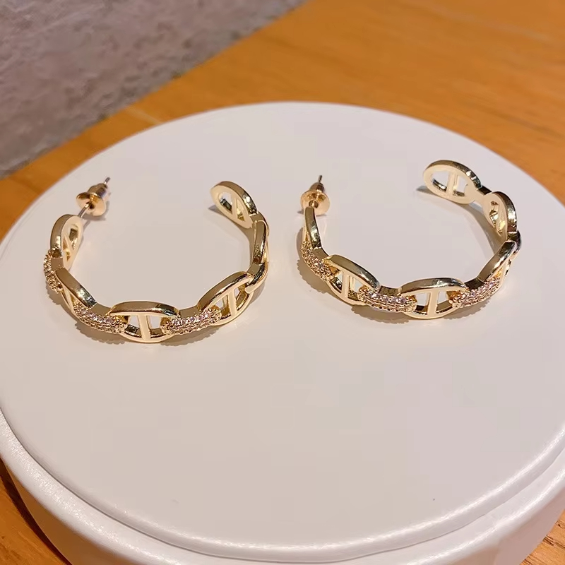 Personalized CZ Huggie Earrings Unisex Pig Nose Hoop Gold Plating Fashionable Geometric Pattern Trendy Brass Jewelry Zircon