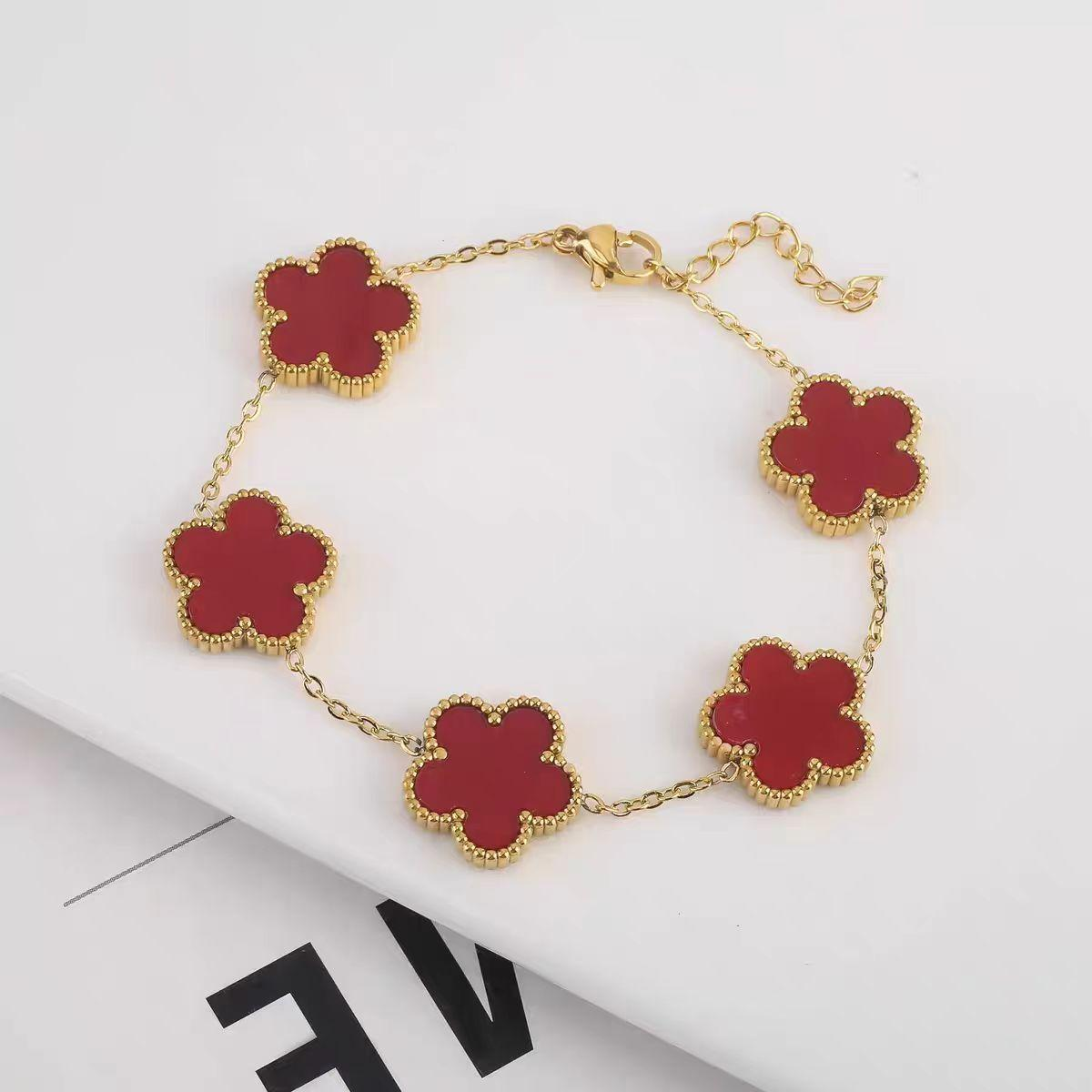 Red Clover Flower Bracelet for Women – 18K Gold Plated Stainless Steel Adjustable Chain Jewelry with Elegant Lucky Charm Design