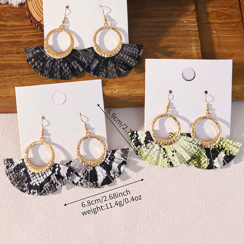 Retro-Style Distressed Snake-Patterned PU Leather Earrings for Wild Parties - Fan-Shaped Earrings