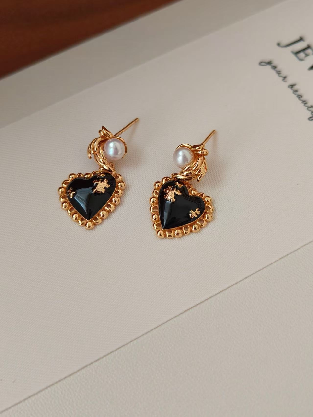 Retro Exquisite 18K Gold Freshwater Pearl Drop Earrings Luxury Women's Jewelry with Diamond Perfect Gift for Special Occasions