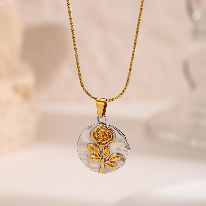 Rose Flower Pendant Necklace Stainless Steel Jewelry Gold Pendant Necklace for Women Fashion Stainless Steel Jewelry Charm Necklace