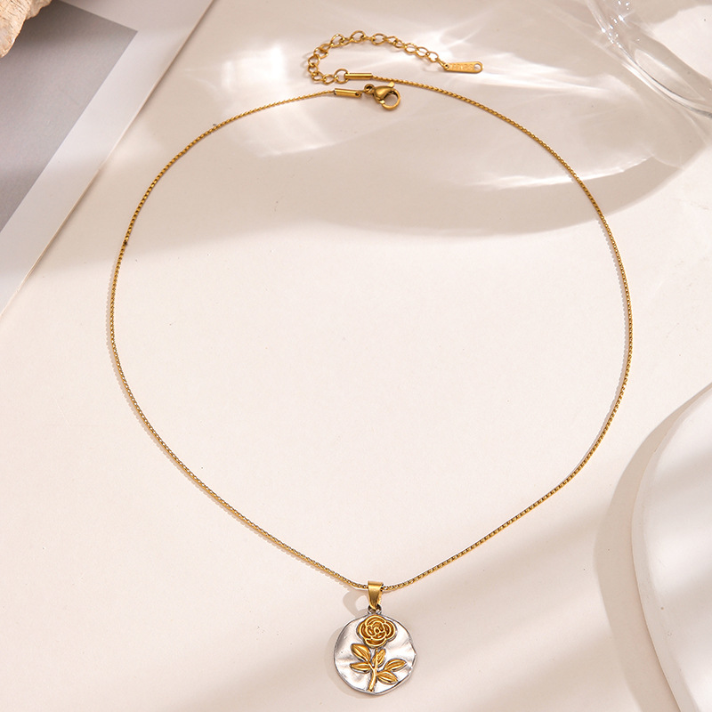 Rose Flower Pendant Necklace Stainless Steel Jewelry Gold Pendant Necklace for Women Fashion Stainless Steel Jewelry Charm Necklace