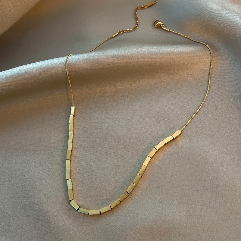 Minimalist Gold Square Bead Necklace for Women – Elegant Geometric Chain Jewelry