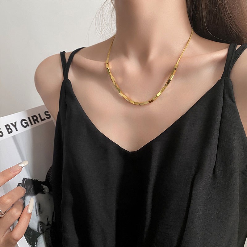Minimalist Gold Square Bead Necklace for Women – Elegant Geometric Chain Jewelry