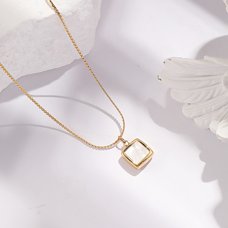 Elegant Square Shell Pendant Necklace – Titanium Steel Gold Minimalist Chain