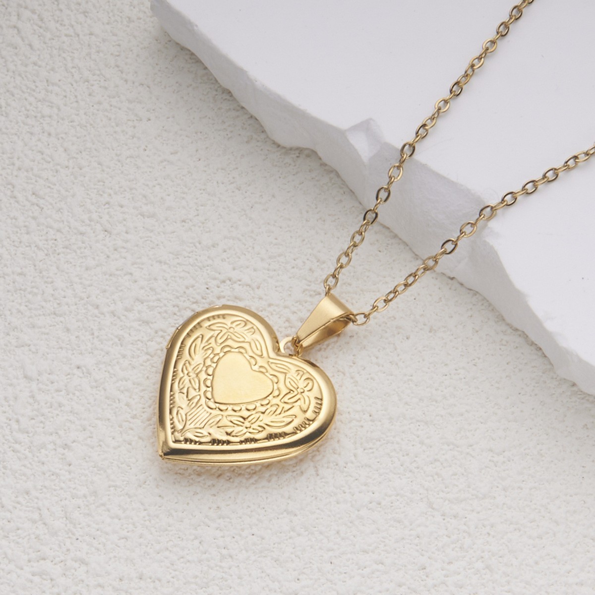 Stainless Steel Openable Heart Photo Locket Necklace for Women in Gold or Silver