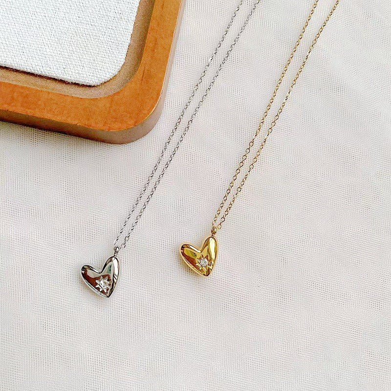 3D Star-Set Diamond Heart Pendant Necklace for Women – Elegant Clavicle Chain