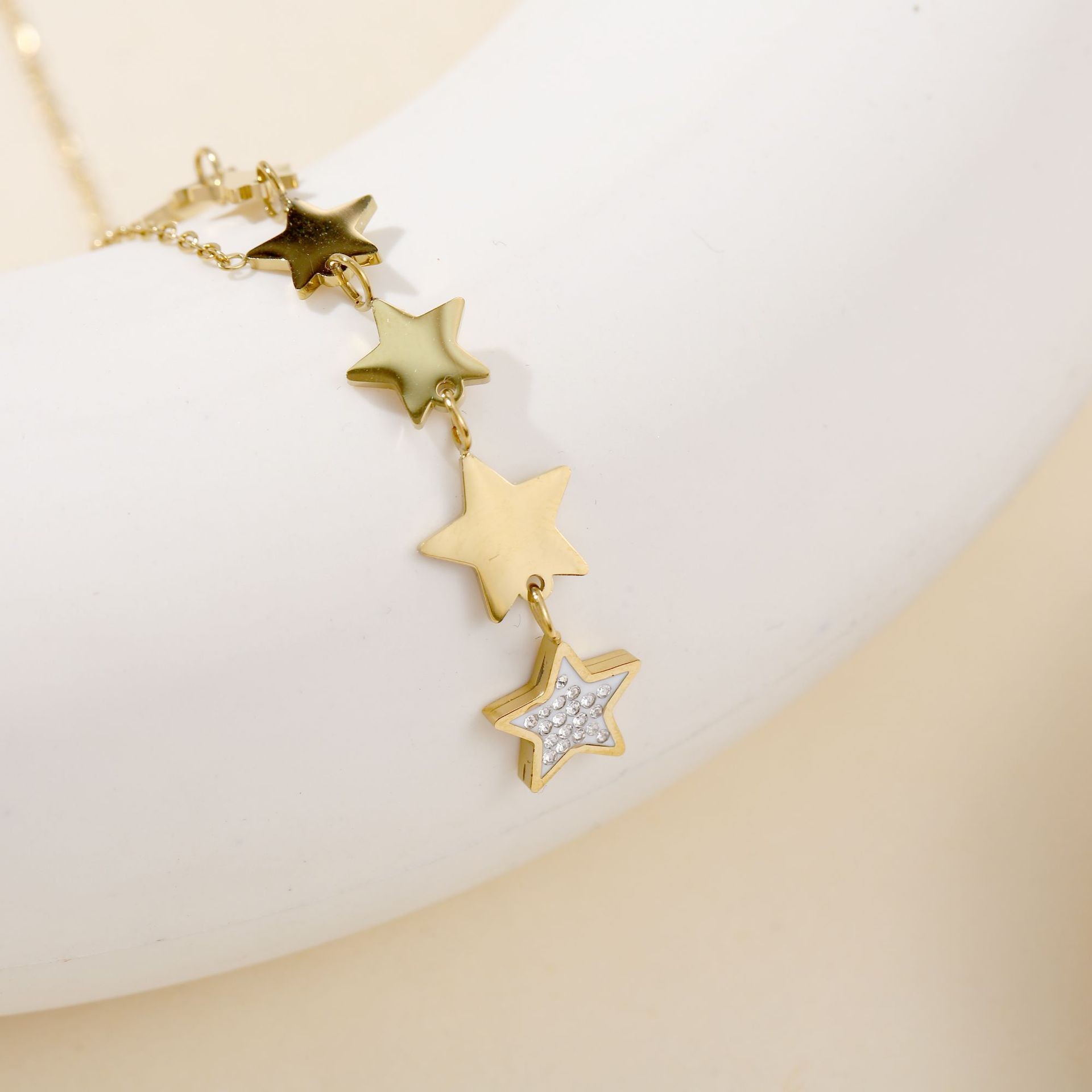 Stylish Gold Star Pendant Y Necklace for Women – Titanium Steel Celestial Jewelry