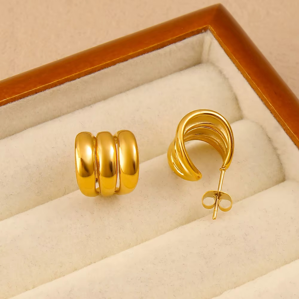 Stylish Minimalist 18K Gold Plated Stainless Steel Titanium Heart Shaped Lip Design Stud Earrings for Women Elegant Jewelry