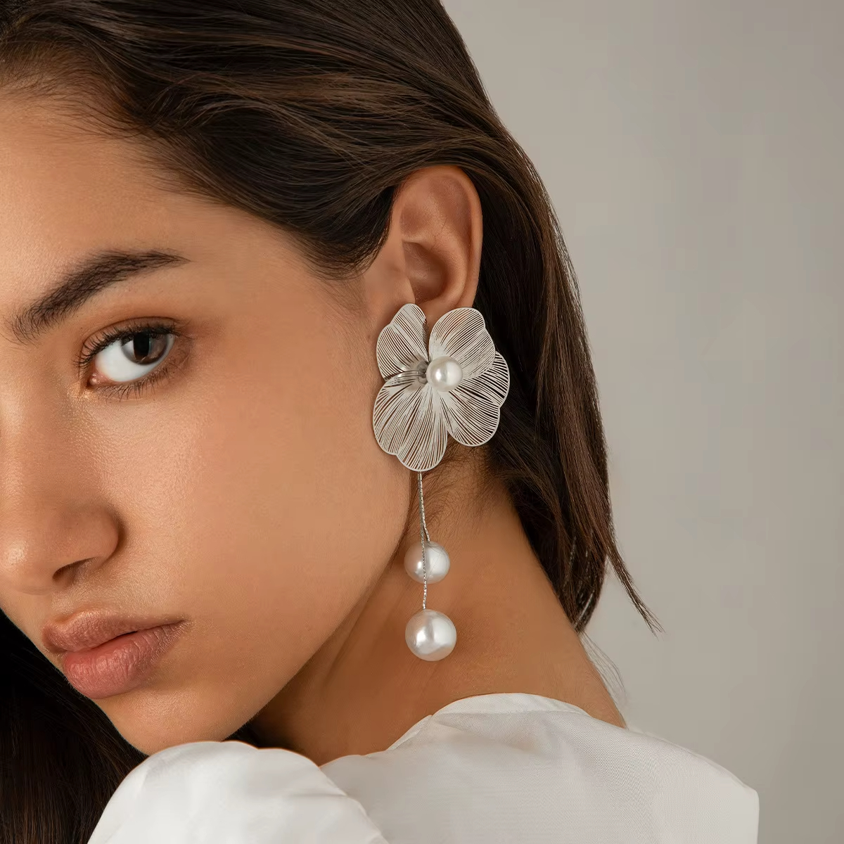 Texture Three-Dimensional Ginkgo Flower Gold Plated Natural Stone Drop Tassel Earrings