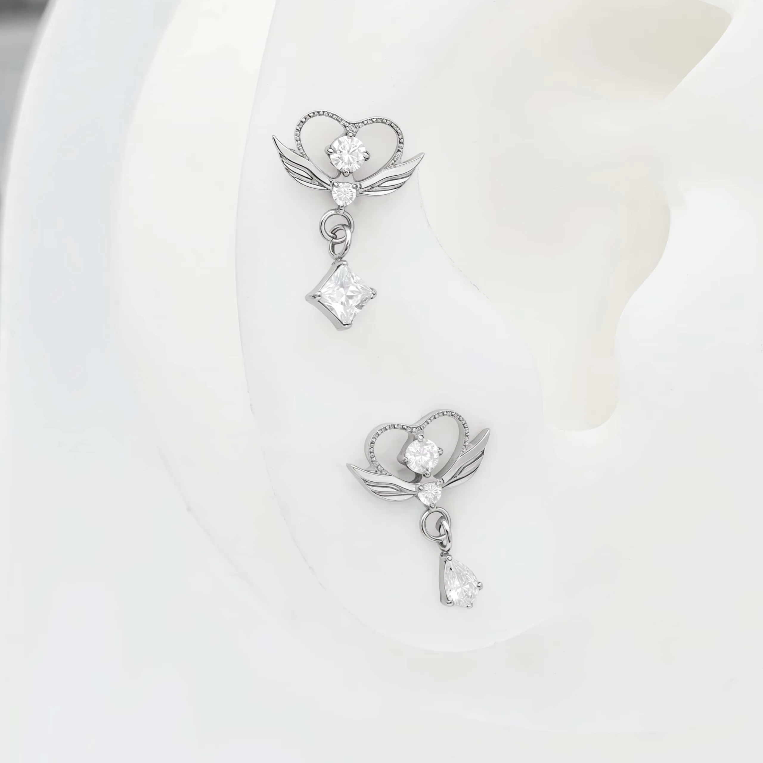Titanium Love Heart Wing Pendant Pav-Set Zircon Ear Cartilage Bone Stud Earrings Titanium Alloy Unisex Office