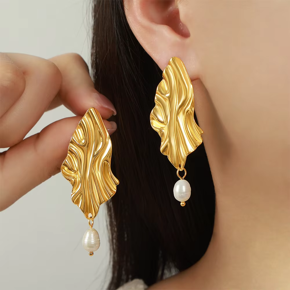 Trendy Stainless Steel Earrings Geometric Stud Earrings Freshwater Pearl Fashion Earrings for Women Elegant Floral Statement Jewelry