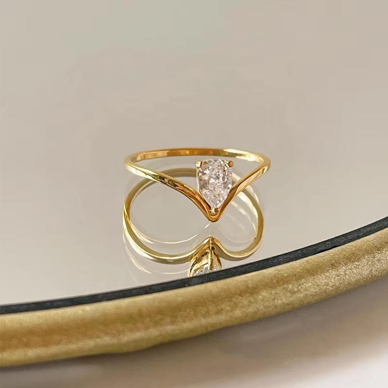 SUMMLY V-Shaped 18K Gold-Plated Stainless Steel Ring with Teardrop Zircon – Elegant Statement Jewelry