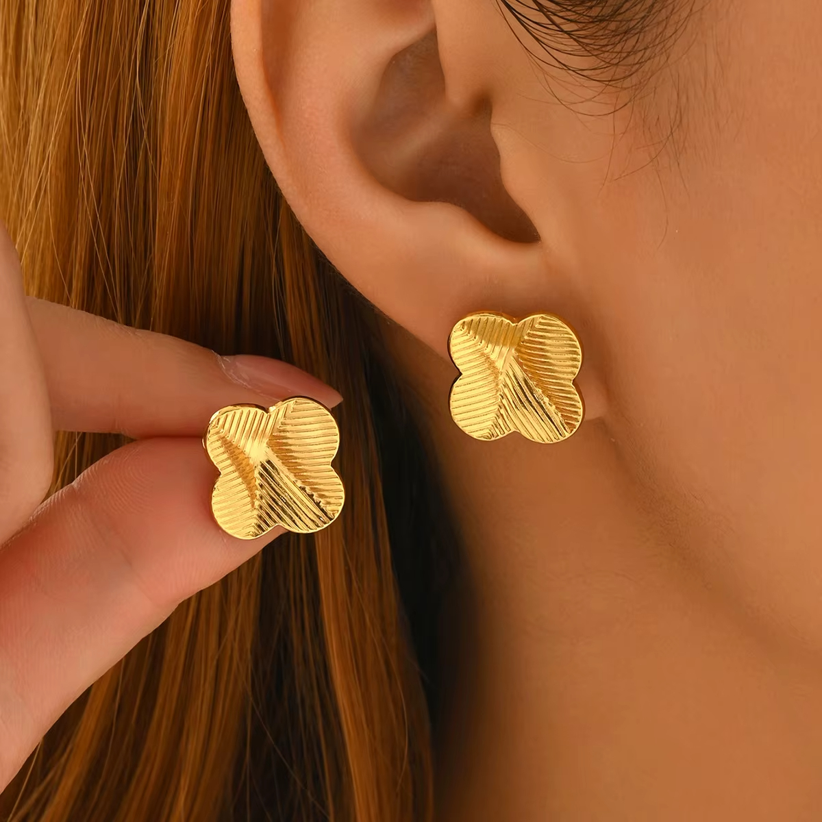 Valiana Fashion 4 Petal Clover Waterproof Bohemian Ear Pendant Earrings Jewelry Anti-oxidation Stainless Steel 18K Gold-plated