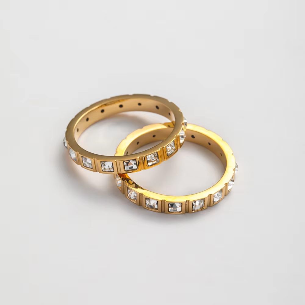 Vintage 18K Gold Plated Stainless Steel Zircon Band Ring – Waterproof Hypoallergenic Jewelry for Women