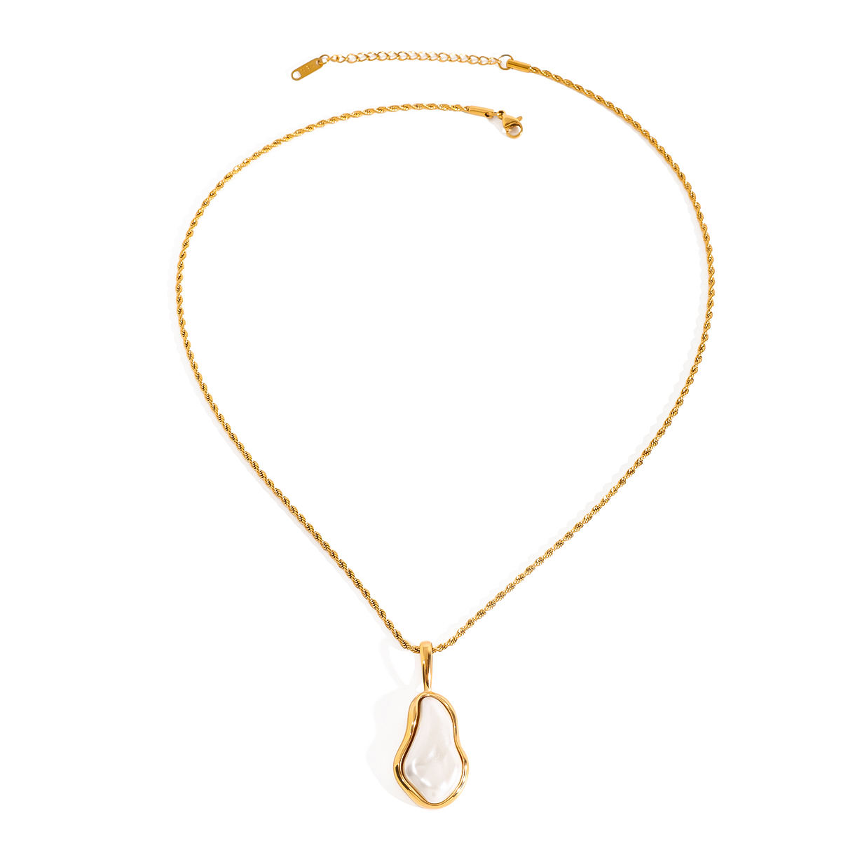 Vintage Style 18K Gold Stainless Steel Necklace with Imitation Pearl Pendant