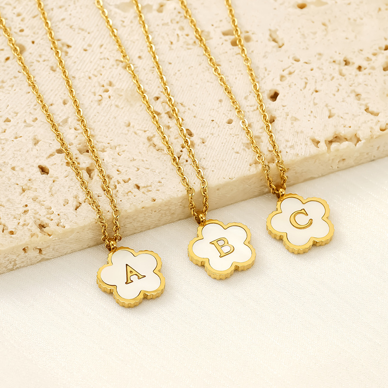 White Flower Girl Jewelry Wholesale Korea Fashion Gold Stainless Steel Necklace New Design Temperament Simple Choker