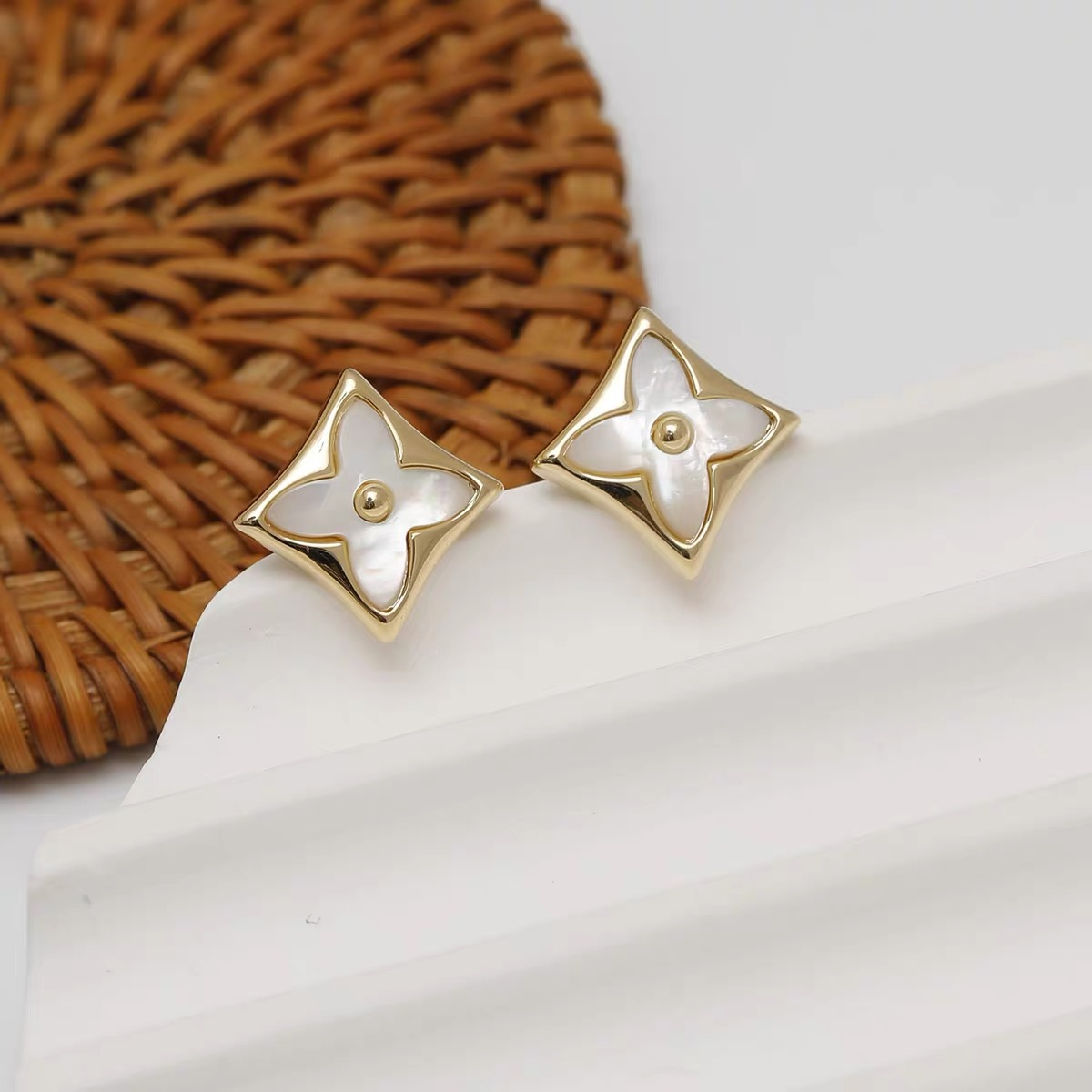 White Mother of Pearl Square Stud Earrings for Women – Gold Plated Stainless Steel Minimalist Earrings with Flower-Shaped Inlay for Elegant Style