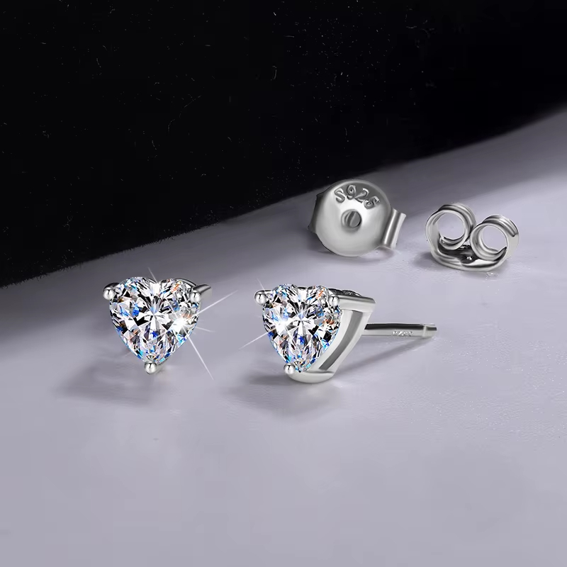 Wholesale 925 Sterling Silver Trendy Heart Moissanite Earrings 0.5ct 1ct Studs Fine Fashion Jewelry for Weddings Gifts Luxury