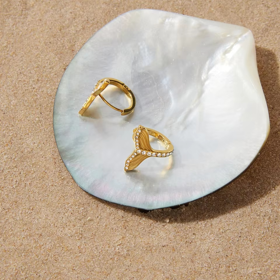 Wholesale Classic Whale Tail Cz Huggie Earrings 18K Gold Plated Timeless Beach Style Jewelry