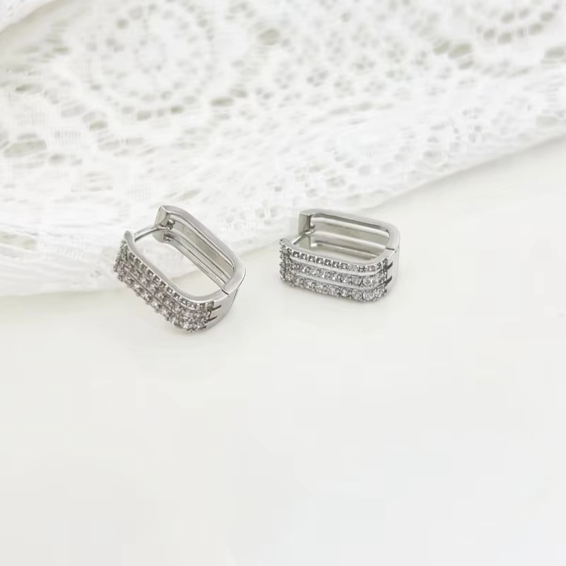 Wholesale Customization of High-quality Gold Plated Earrings Classic Retro Diamond studded Designer Earrings