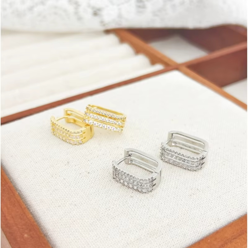 Wholesale Customization of High-quality Gold Plated Earrings Classic Retro Diamond studded Designer Earrings