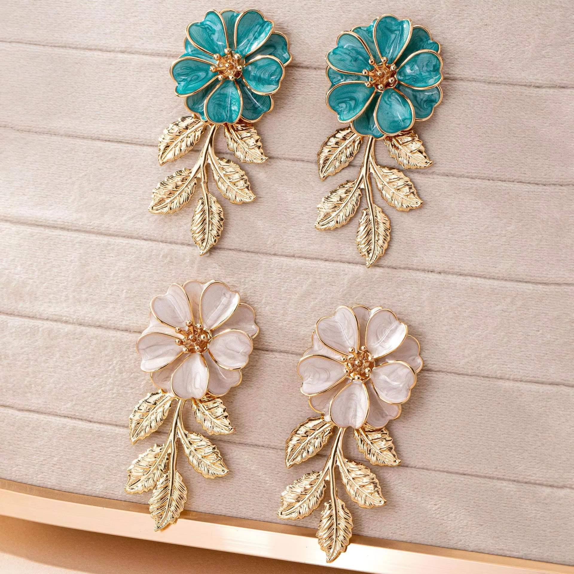 Wholesale Earrings Fashion Design Leaves Flowers Earrings French Earrings