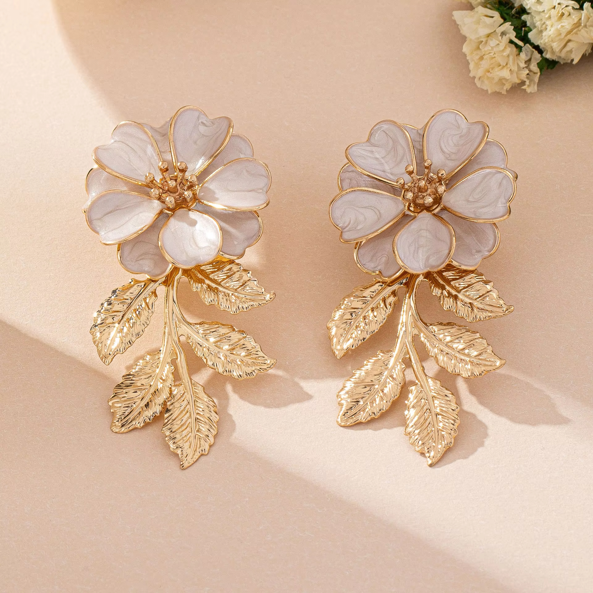 Wholesale Earrings Fashion Design Leaves Flowers Earrings French Earrings