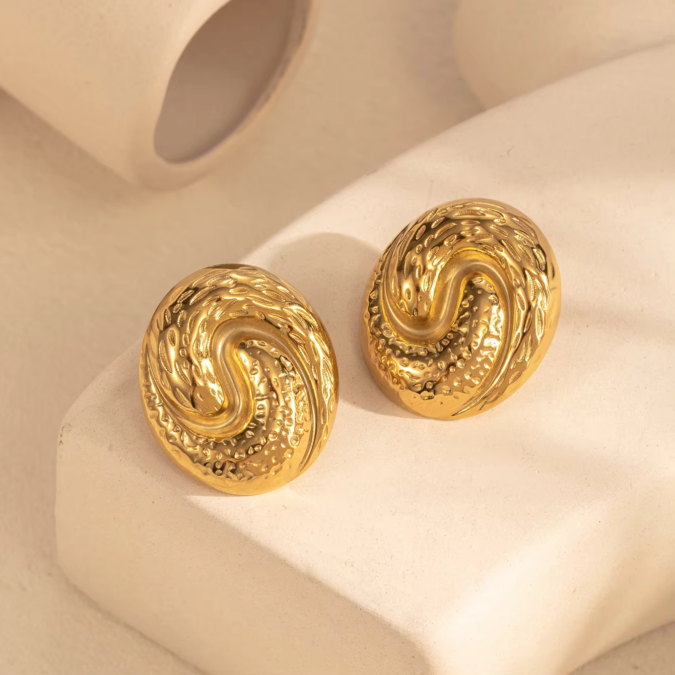 Wholesale Gold Stainless Steel Chunky Strawberry Heart Texture Spiral Conch Stud Earrings for Women