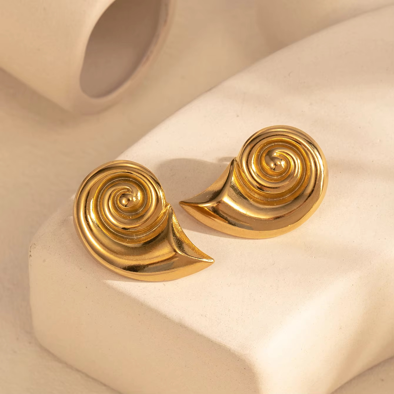 Wholesale Gold Stainless Steel Chunky Strawberry Heart Texture Spiral Conch Stud Earrings for Women