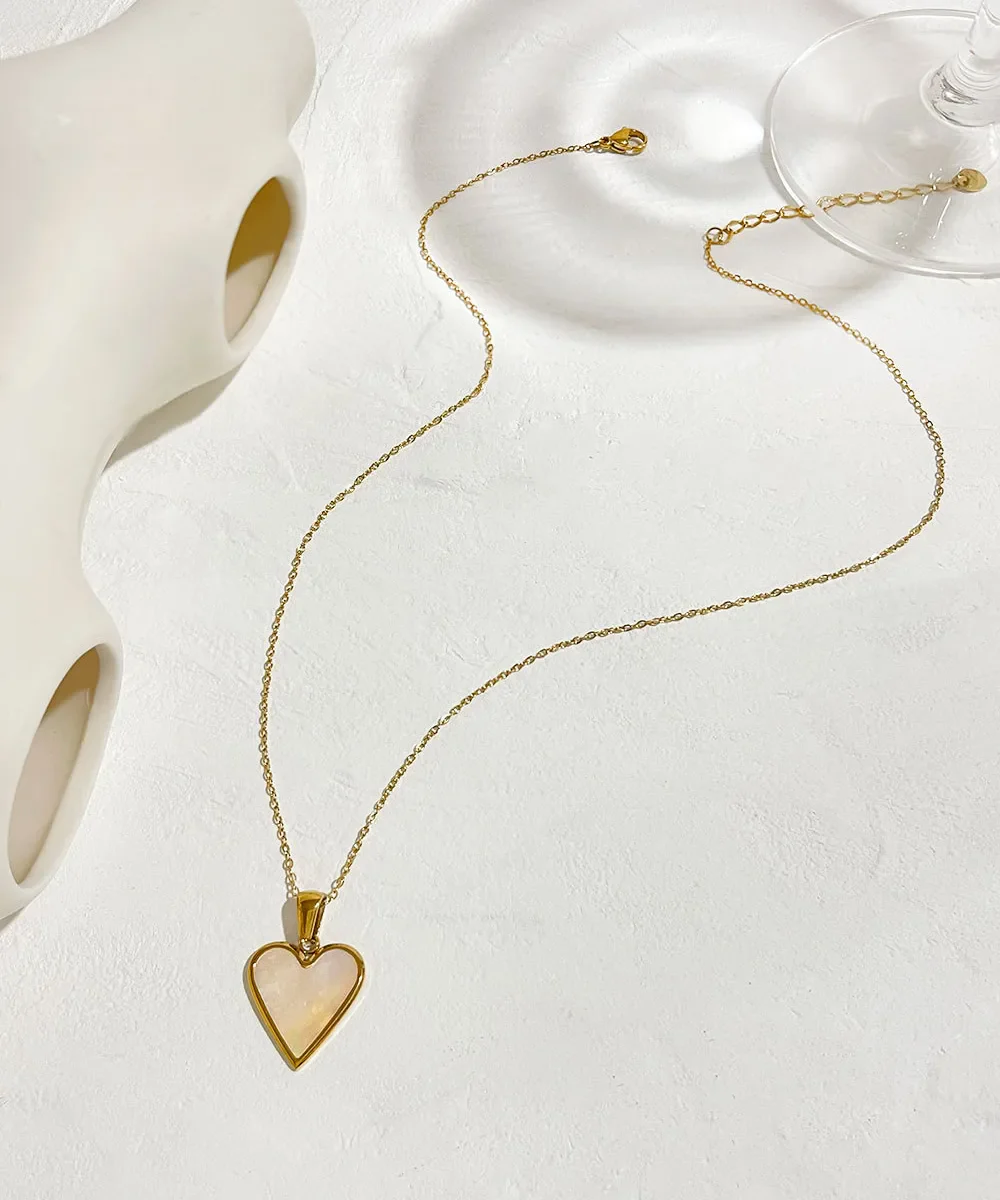 Wholesale Jewelry Fashion Heart Shape 304 Stainless Steel Shell 18K Gold Plated Plating InlayNecklace