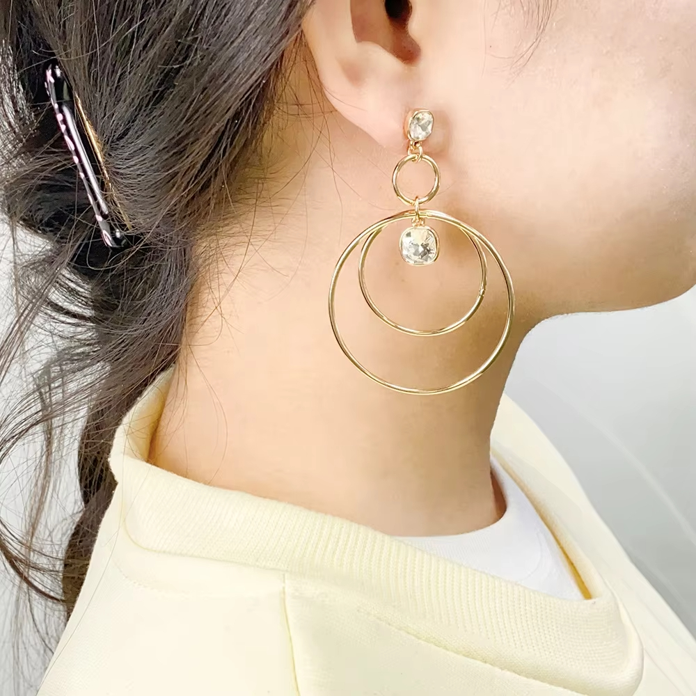 Wholesale New Features Design Geometric Gemstone and Crystal Gold Plated Stud Earrings for Women Fashion Jewelry Collection